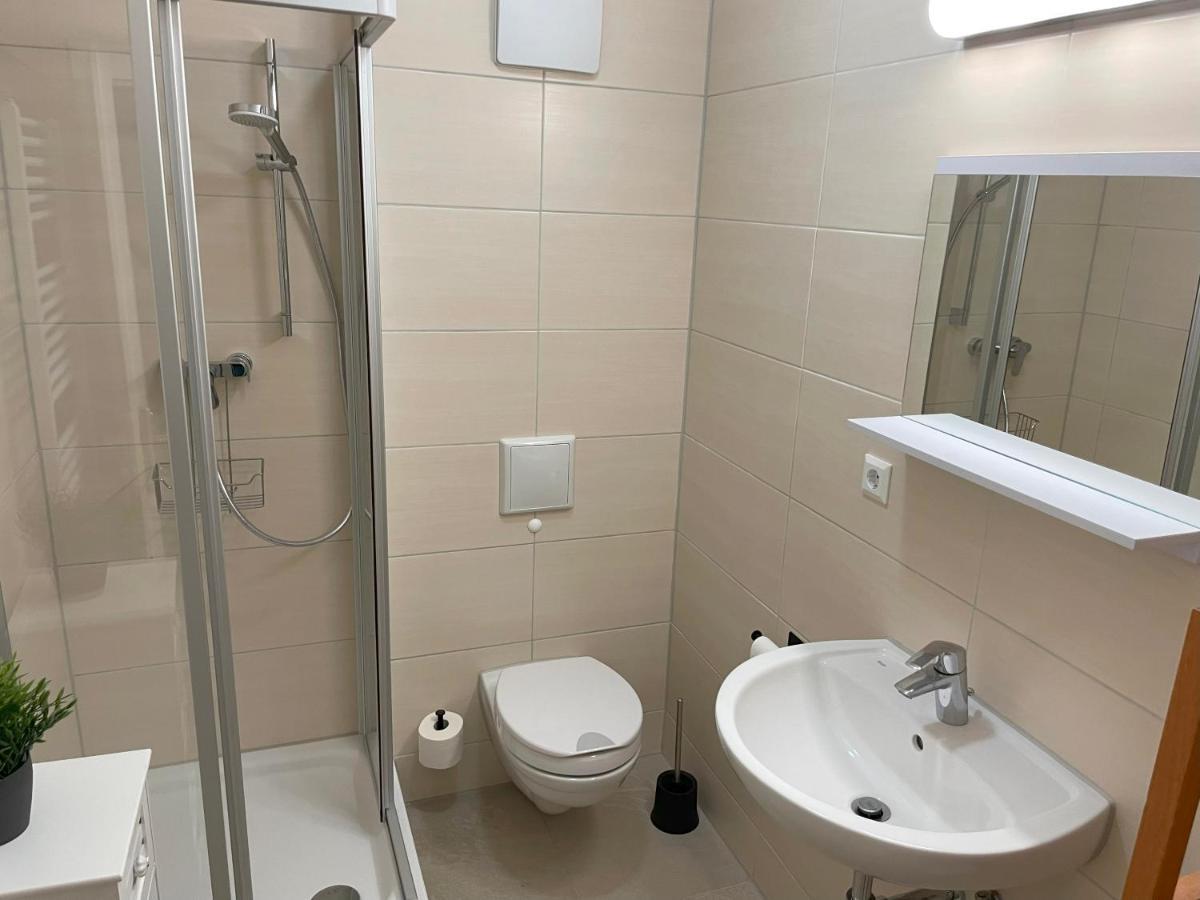 Apartment Ostseerose Ein Strandkorb Ist Im Sommer Inclusive Zempin Exterior foto